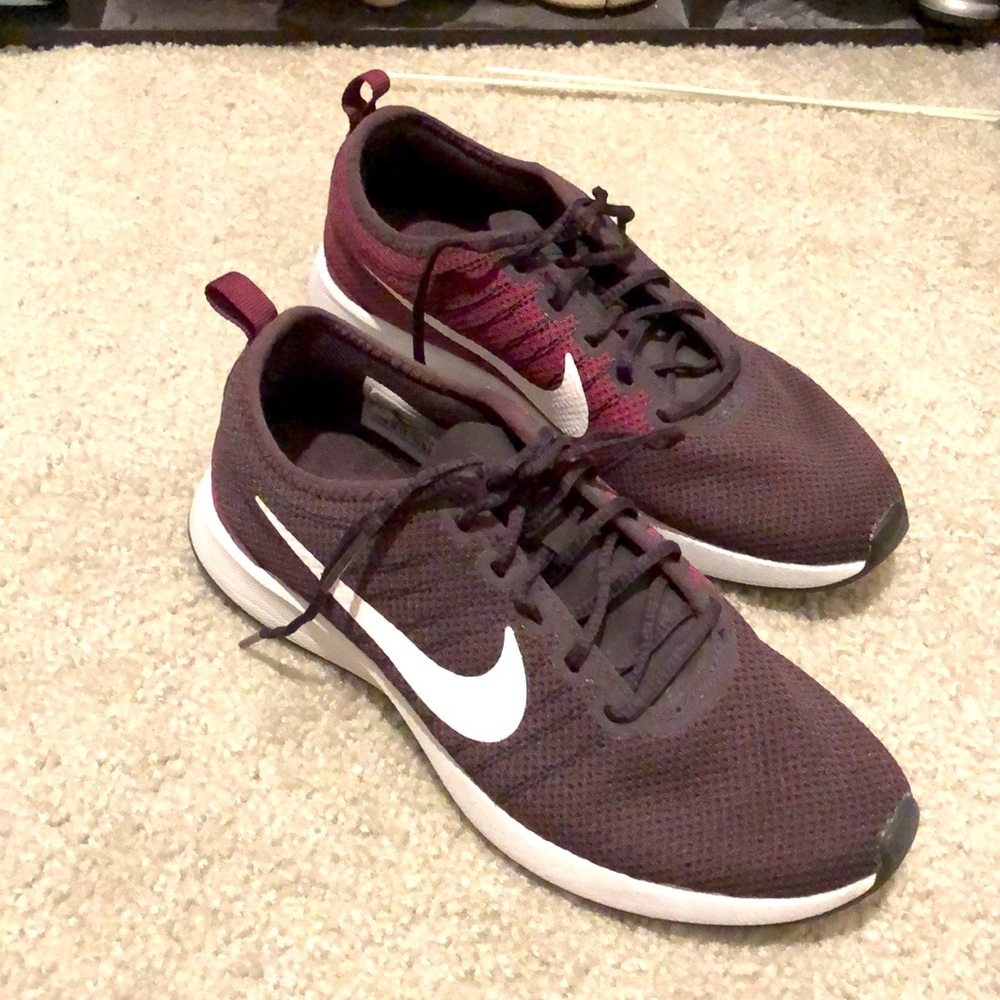 Practically new shoes, excellent shape.